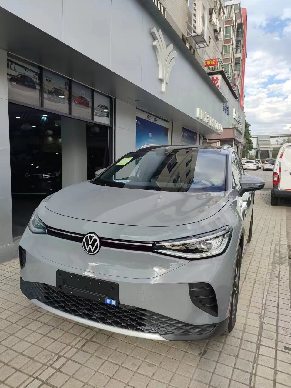 150kW Maximum Power 2024 Volkswagen Pure Electric SUV with Five Doors and Five Seats