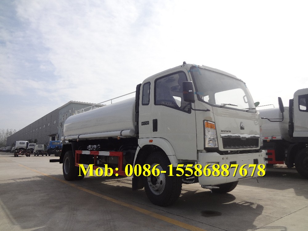RHD 4x2 SINOTRUK HOWO 10000L Water Bowser Truck
