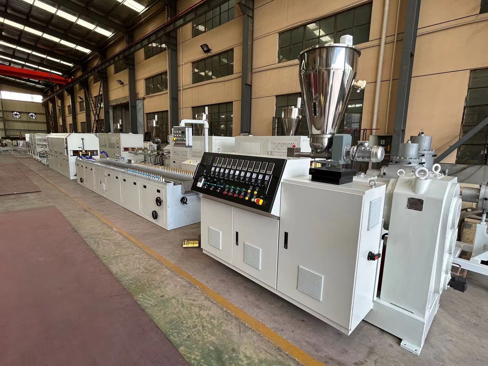 55/110 22KW PVC Profile Production Line Twin Screw Extruder Machine