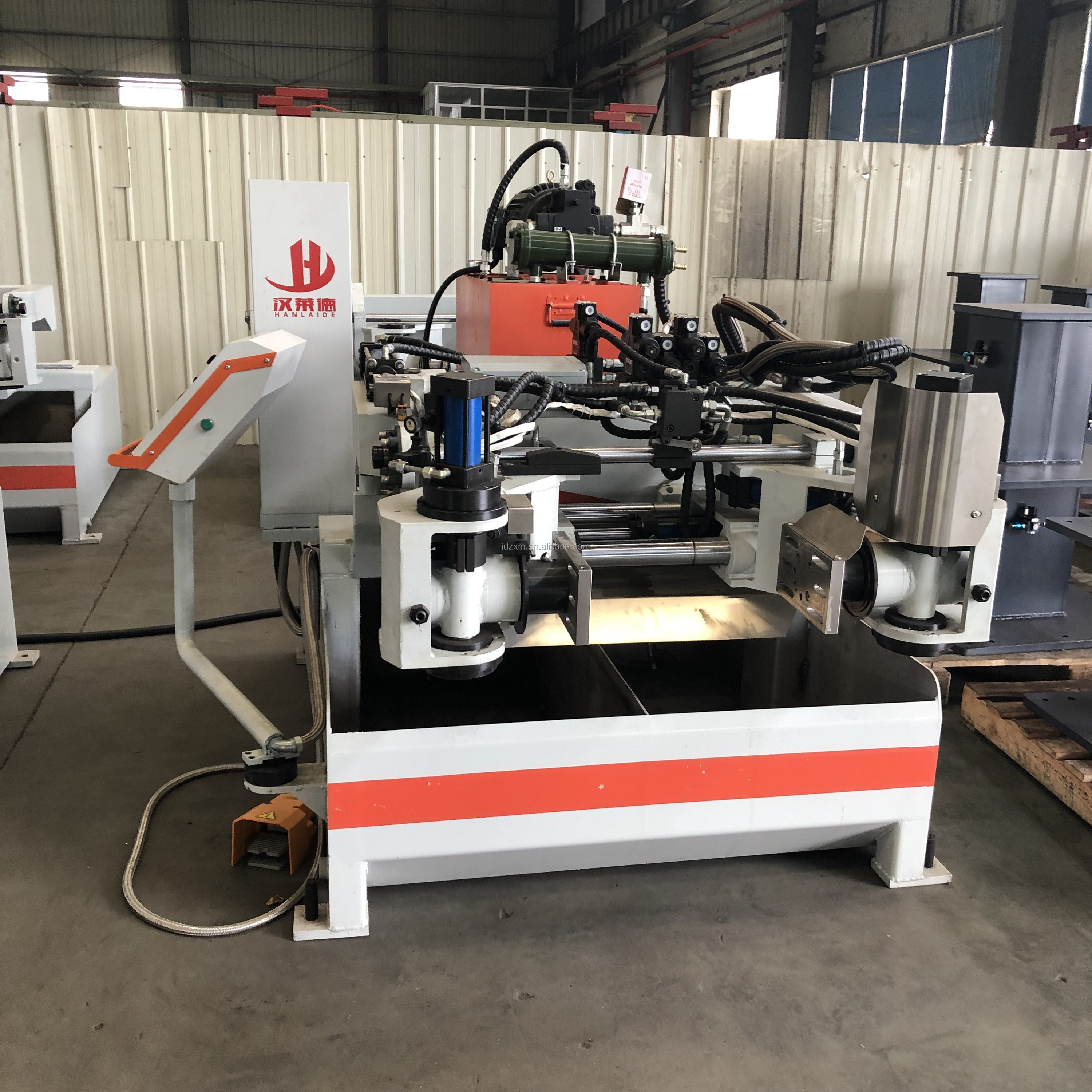 Sanitary Hardware Brass Faucet Precision Machining Gravity Die Casting Machine