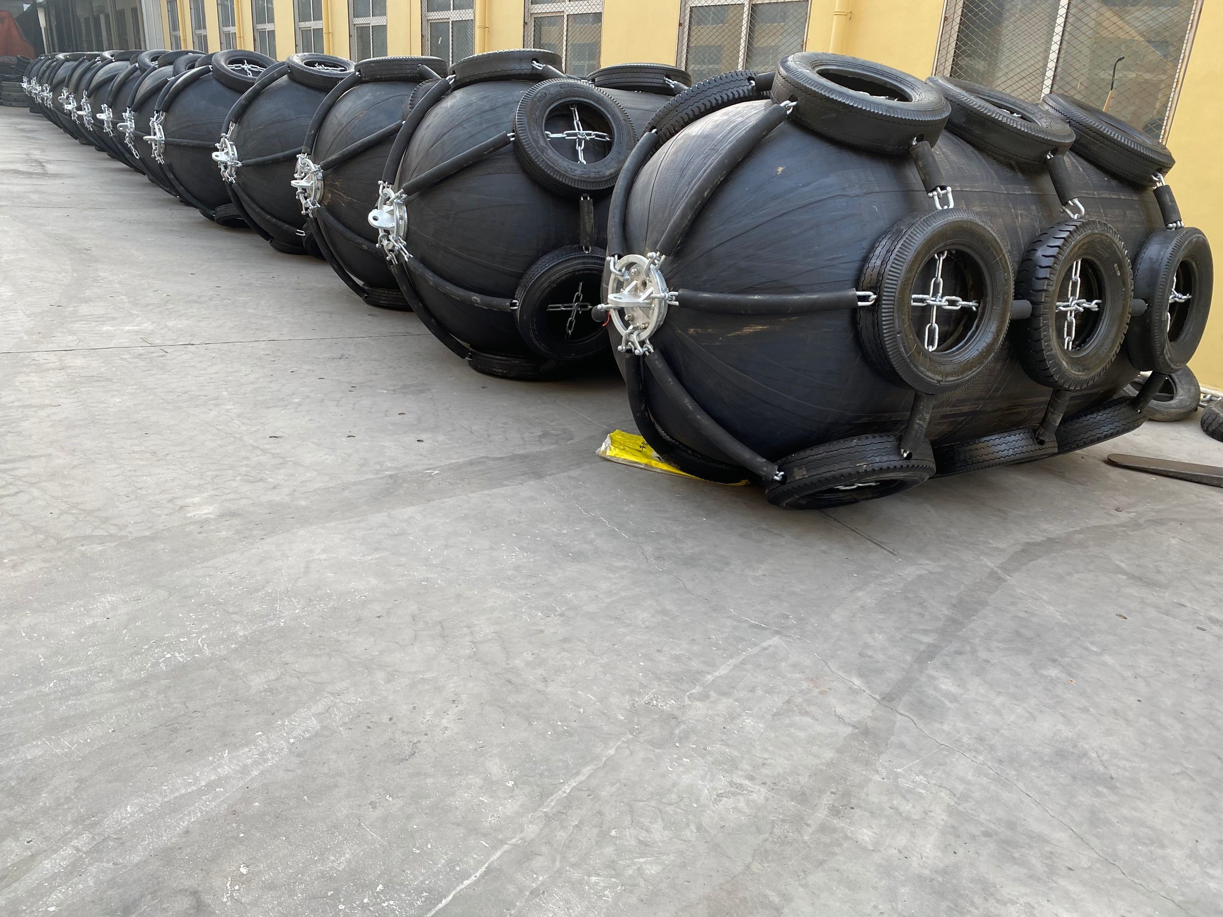 Customized Pneumatic Rubber Fenders with 6-10 Years Lifespan