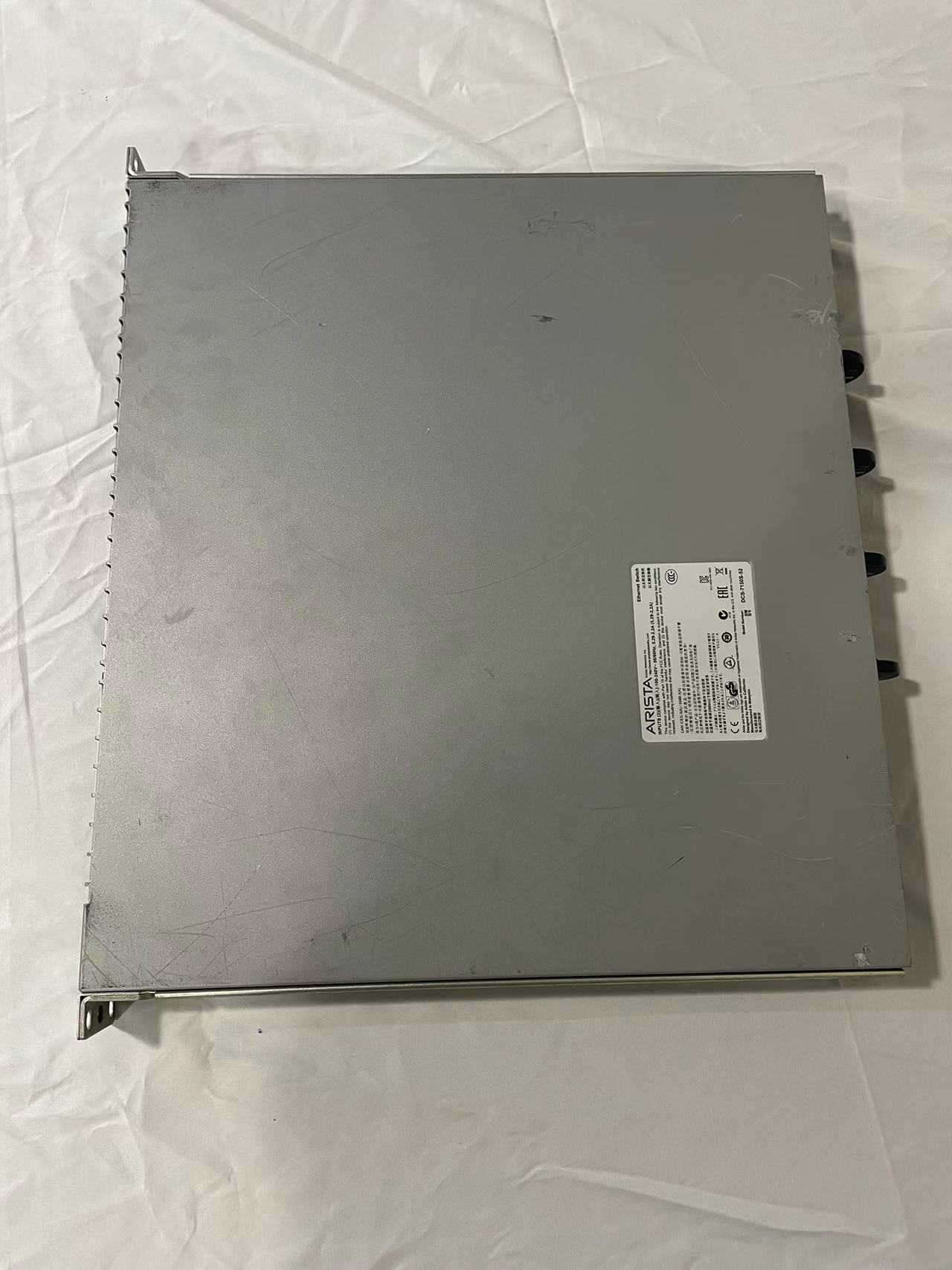 Full-Duplex Half-Duplex Communication Mode DCS-7150S-52 150S 52x10GbE SFP Switch