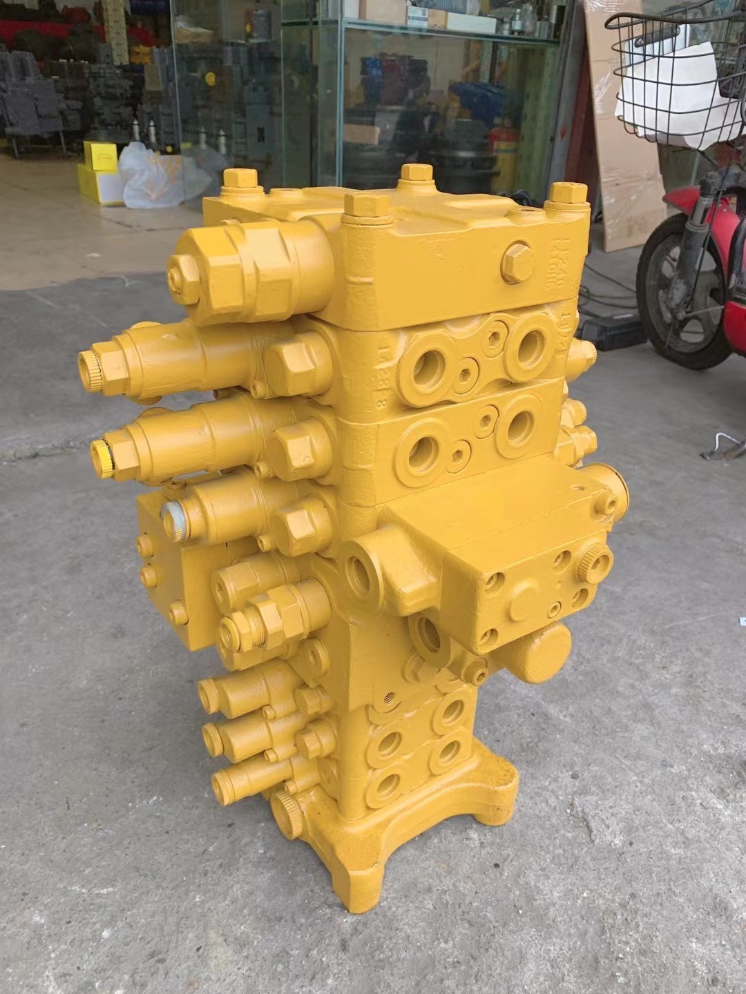 KMX15RA Control Valve B45036D For CLG936 SC360 FR330
