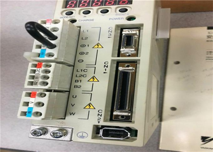 Yaskawa SGDH-02AE-0Y Sigma 2 Series Servo Drives Original New 0