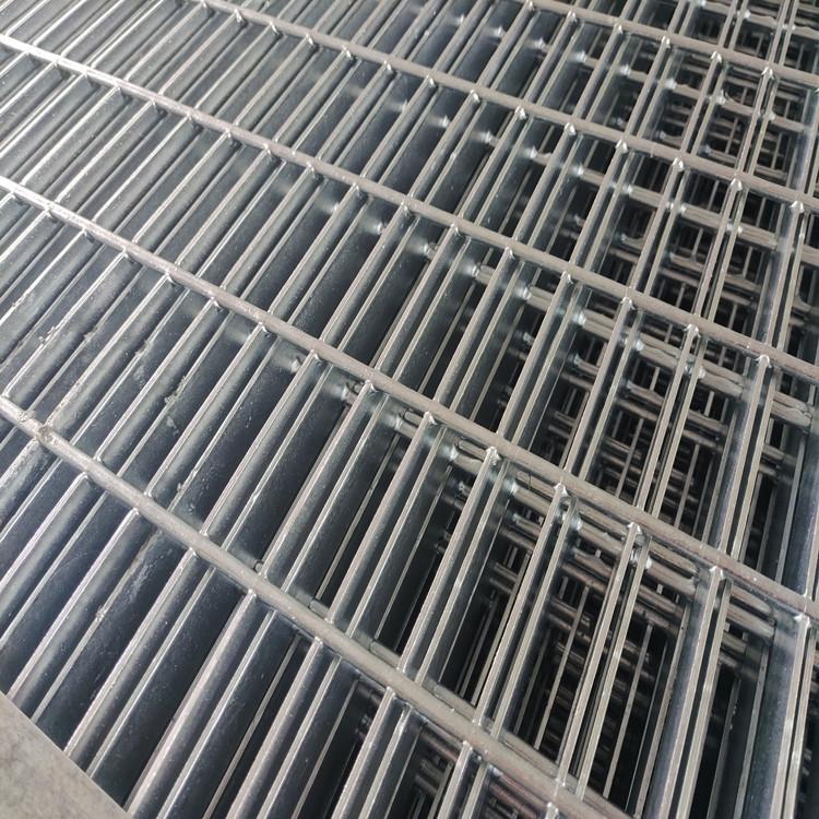 Welding Serrated Steel Grating Floor Walkway Non Slip Platform