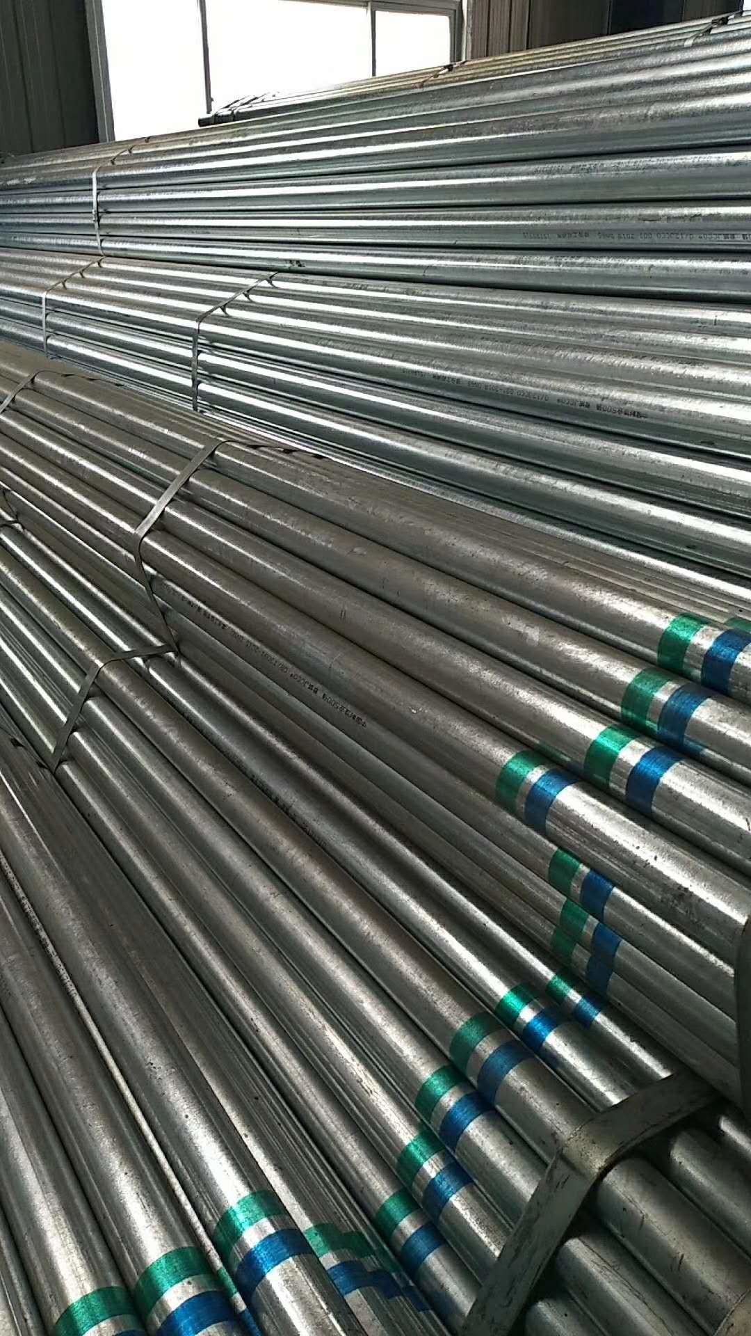 Galvanzied Round Steel Pipe/Carbon Steel Pipe For Structure Galvanized Iron Pipes