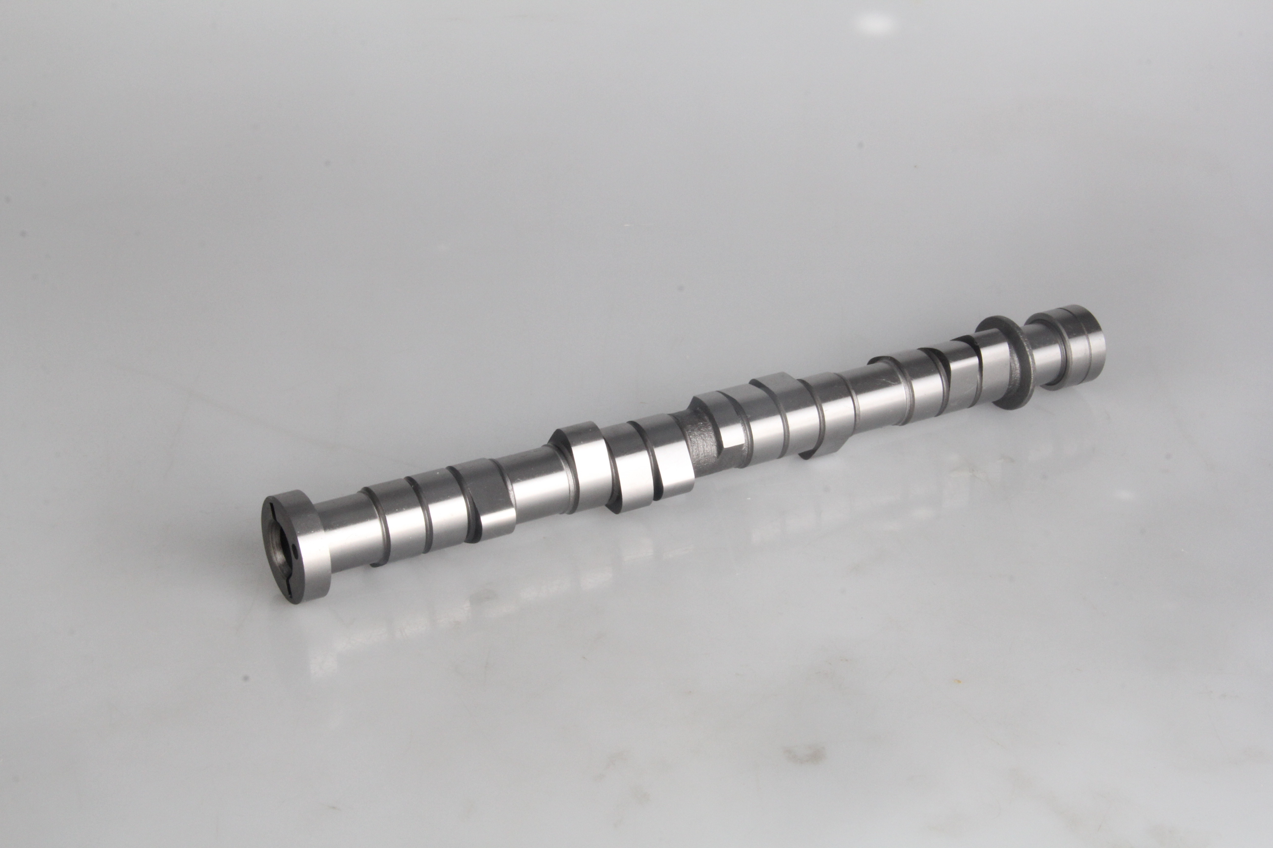 1350111010 Engine Camshaft Used for Toyot , Diesel Engine Spare Parts