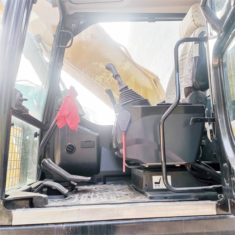 21 Ton Crawler Chain Used Sany Excavator 215 in Shanghai 0.93 m3 Bucket Capacity