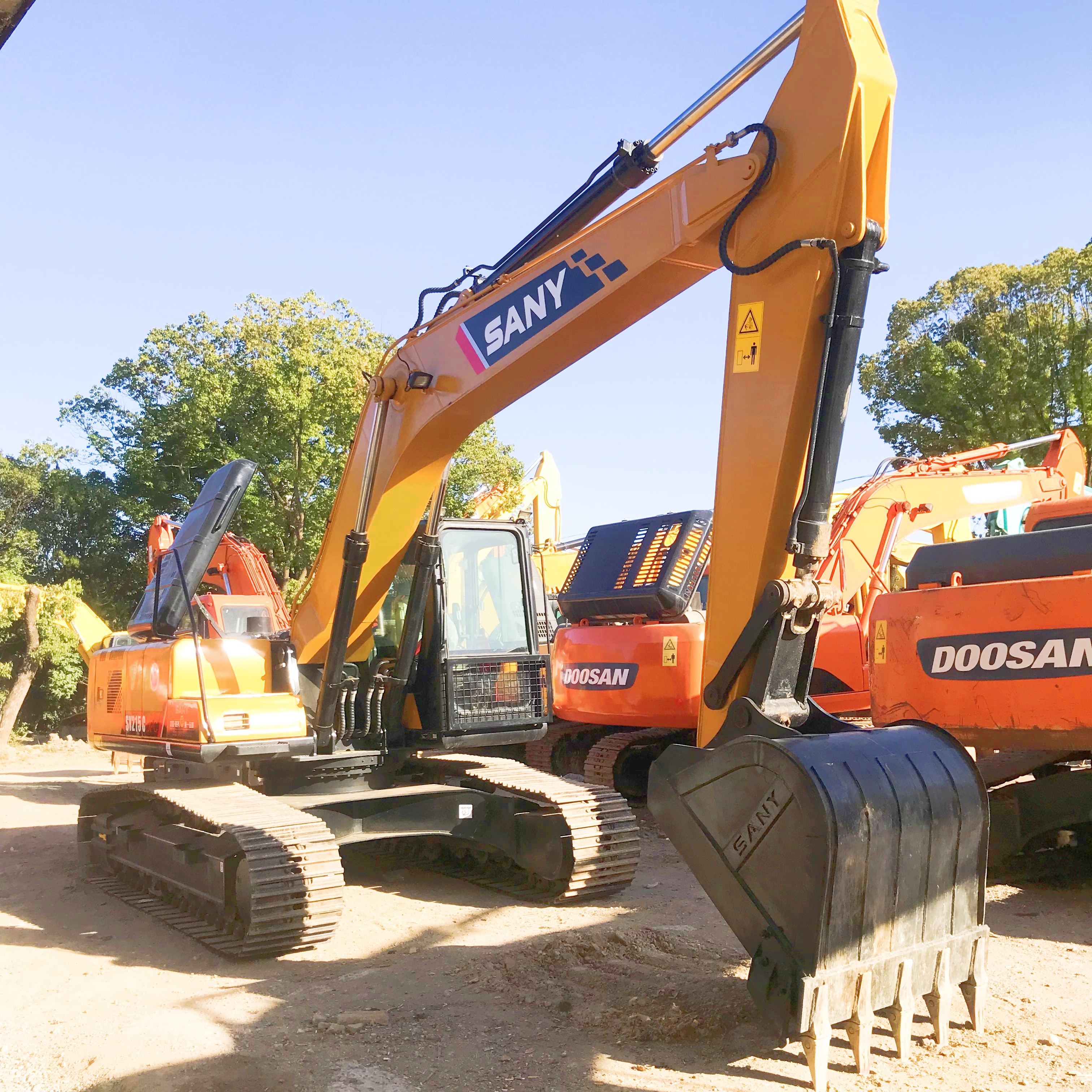SANY215C 21 ton excavator with ORIGINAL hydraulic valve and cheaper cost made in 2021