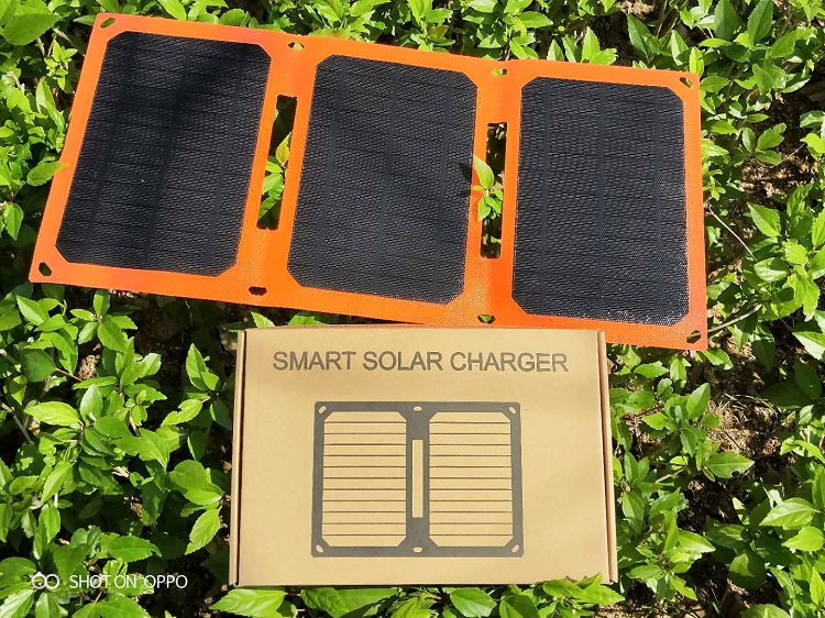 18W Portable Mini Solar Panels Waterproof Dual USB Charger For Outdoor Activities