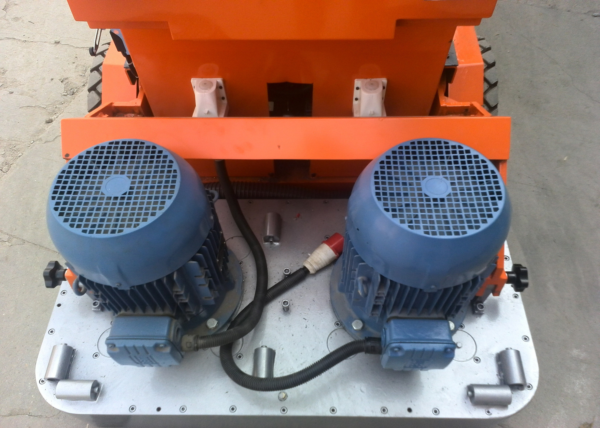 Drive on Powerful Multifunctional Chassis Stone Floor Grinder / Polisher