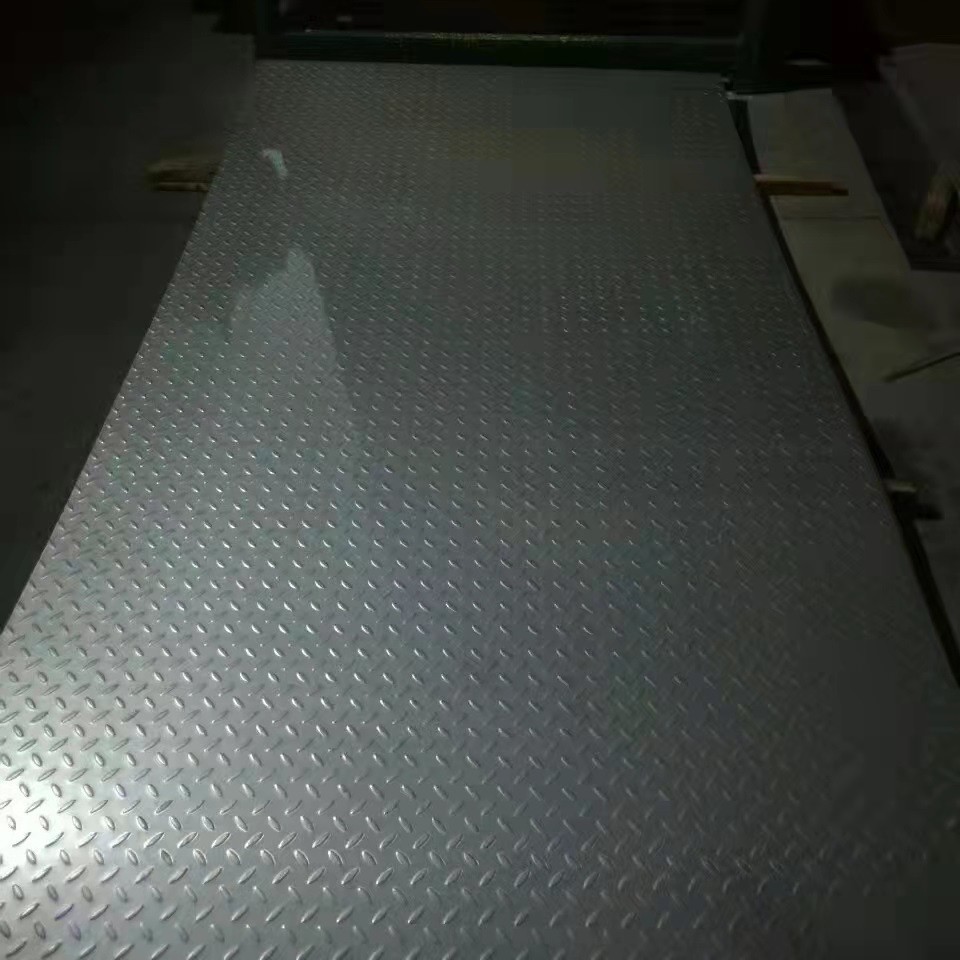 ASTM EN DIN GB 201 Stainless Steel Plate Checkered 1.0-8.0mm Grade 304 316L