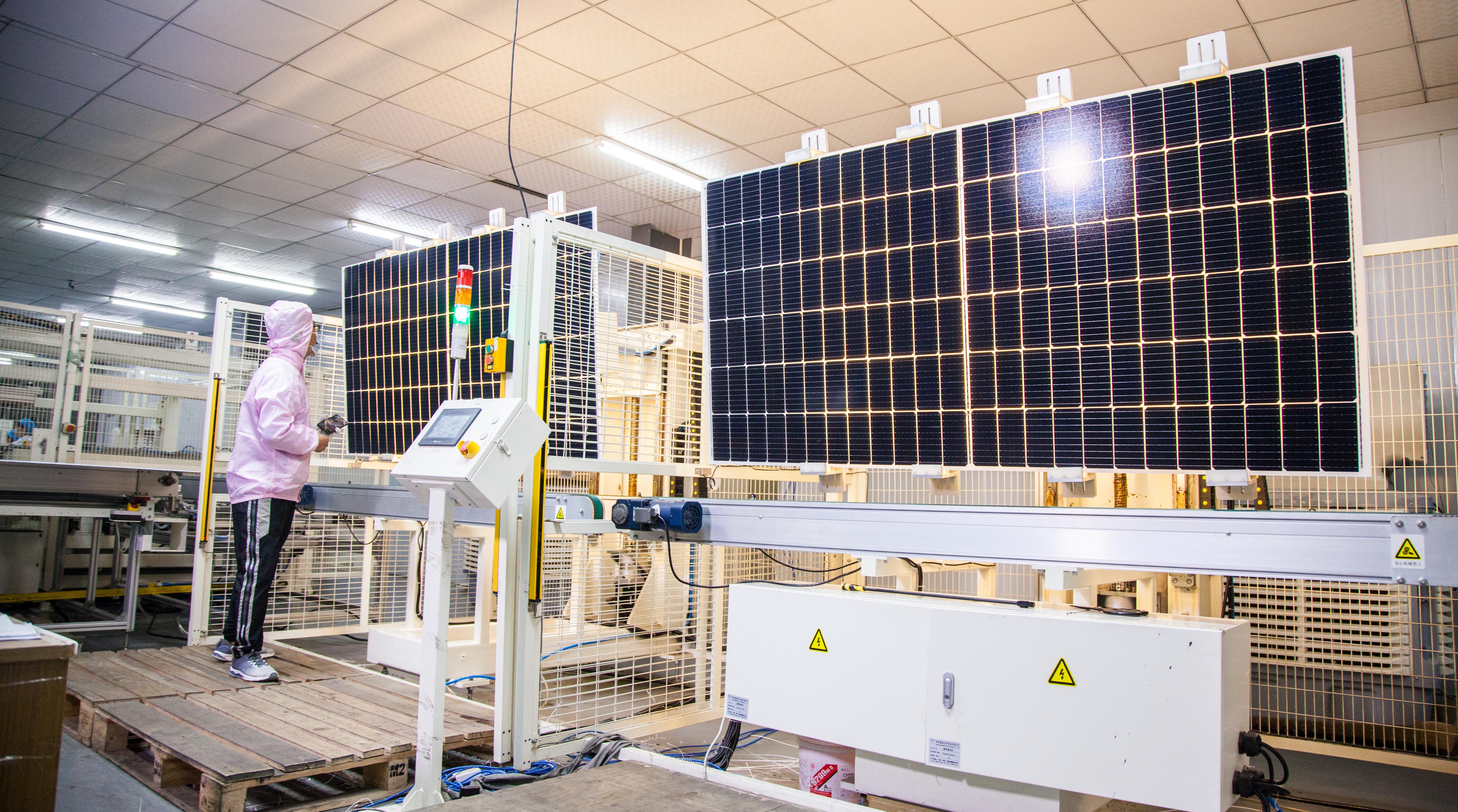 Amosolar 210mm Monocrystalline PV Module 2384*1303*35mm 210*210mm for Solar Solutions
