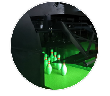 Center Bowling Alley Equipment with Complete Set Bowling Machine and 12ft Durable Lane