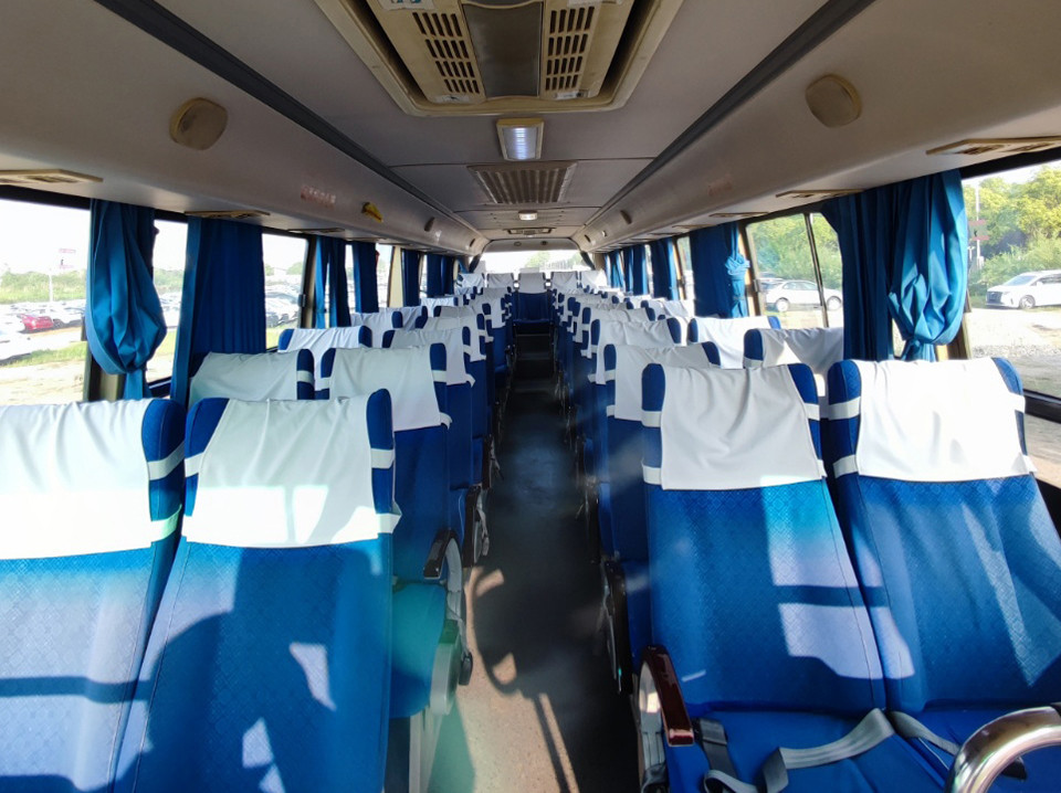 Golden Dragon Used Coach Bus 47 Seats Luxury Second Hand Tourist Bus