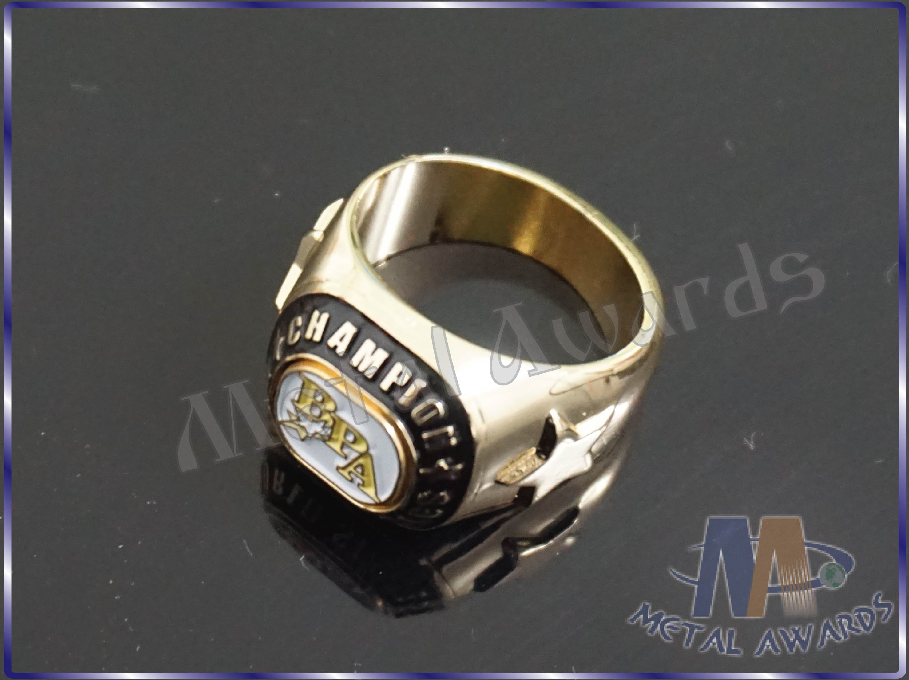 Gold Metal Color Die Casting Zinc Alloy Ring For Championship None Attachment