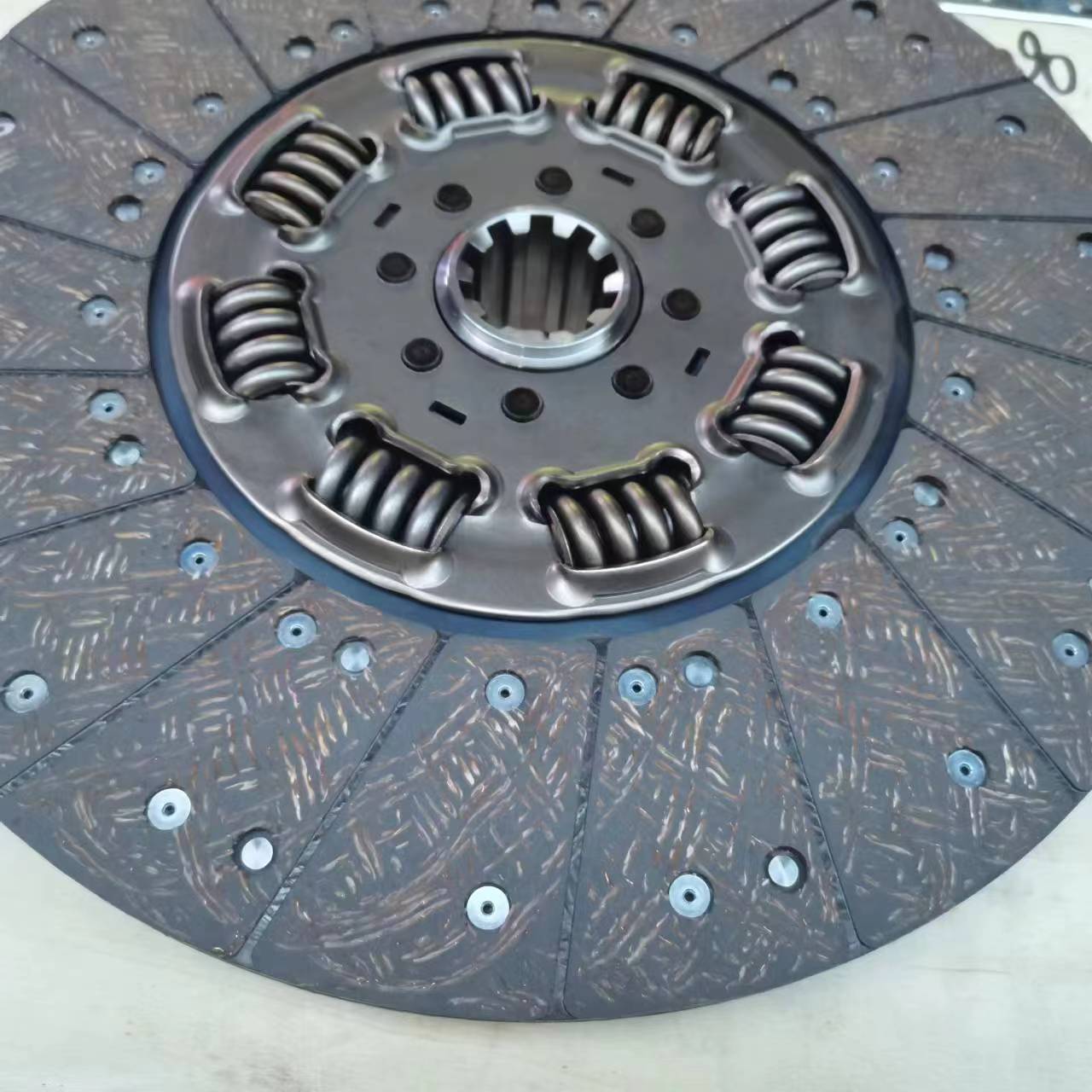 Heavy Truck Parts Sinotruk Howo Wg9114160020 Az9725160390 Clutch Plate Disc for Shacman