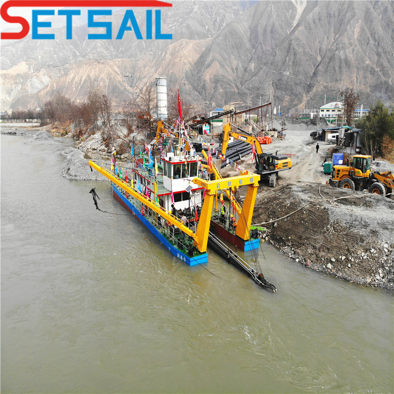 Hydraulic 26inch Cutter Suction Sand Dredger with Diesel Engine Power