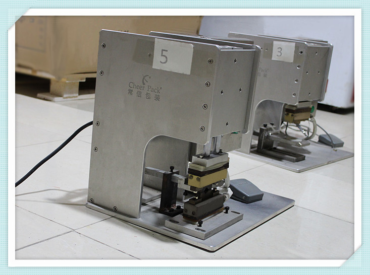 1800W AC 220V Stand Up Pouch Sealing Packing Machine