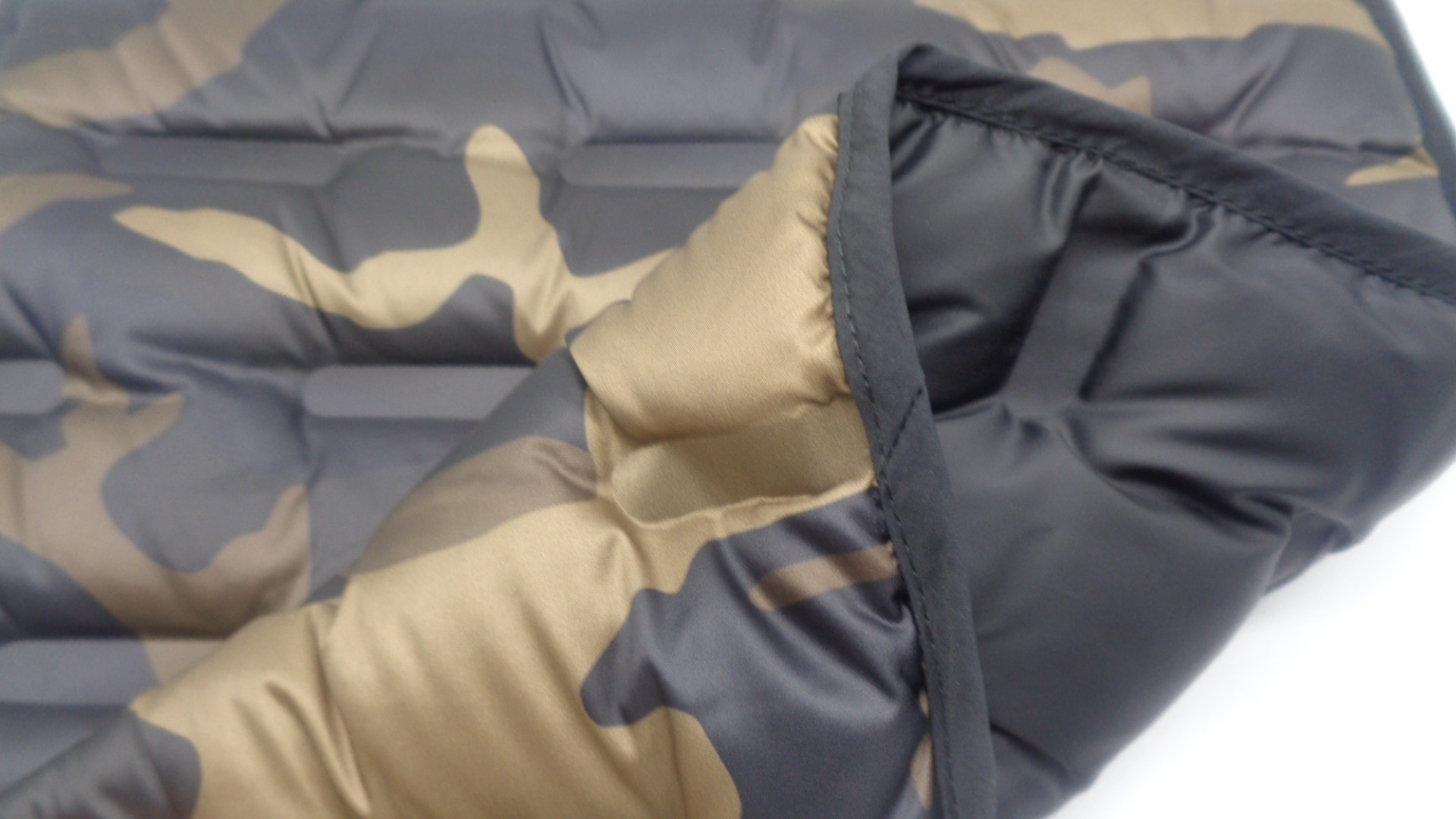 Camouflage Printed Thick Down Jacket Fabric 150 Cm 200G 100% Polyester
