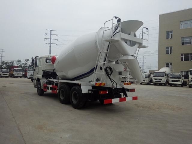 Dongfeng 6*4 10 Cubic Meters Cement Mixing Truck With 13870kg Curb Weight