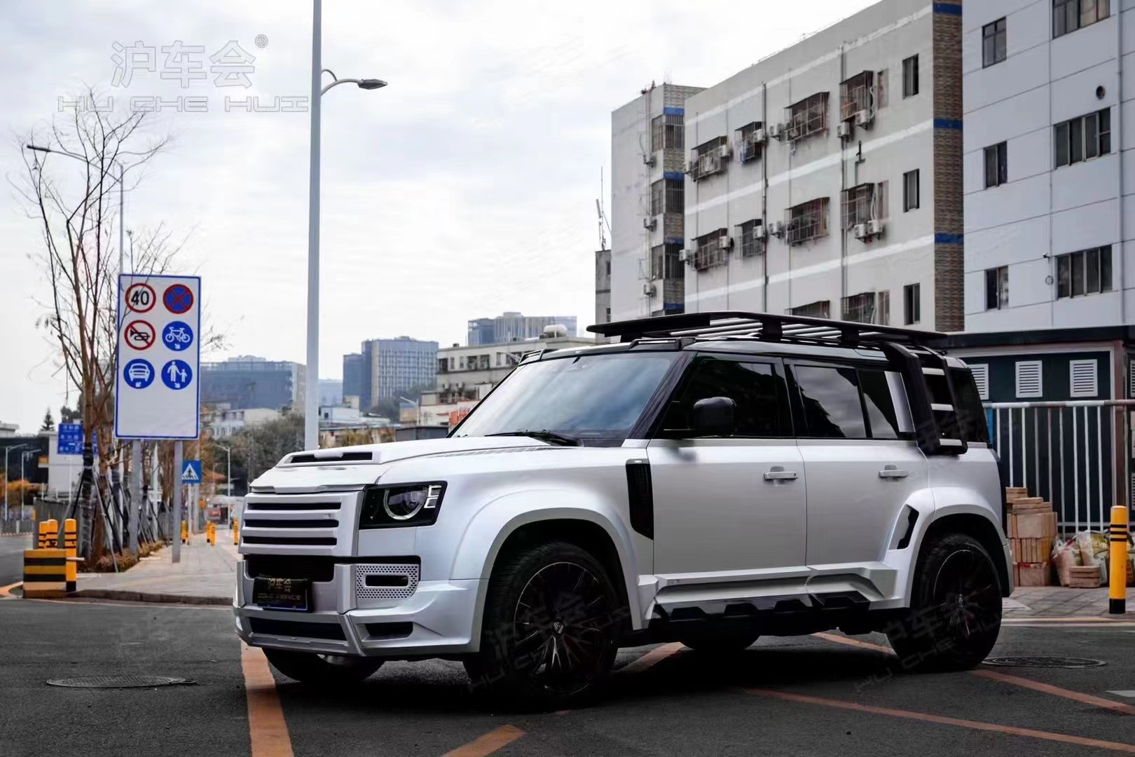 Auto Parts Body Kit for Land Rover Defender Defender Upgraded LUMMA Style Front and Rear Bumper Wide-body Kit
