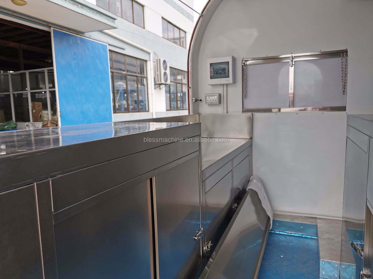 Convenient Snack Food Semi-Trailer 4 Wheels Food Truck for Your Food Business Needs