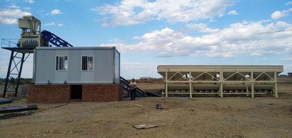 HZS Concrete Batching Plant with PLD800/1200/1600 2-4 Aggregate Batching 50Hz