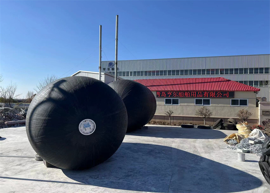 Floating Marine Fender Sling Type Pneumatic Natural Rubber Fender
