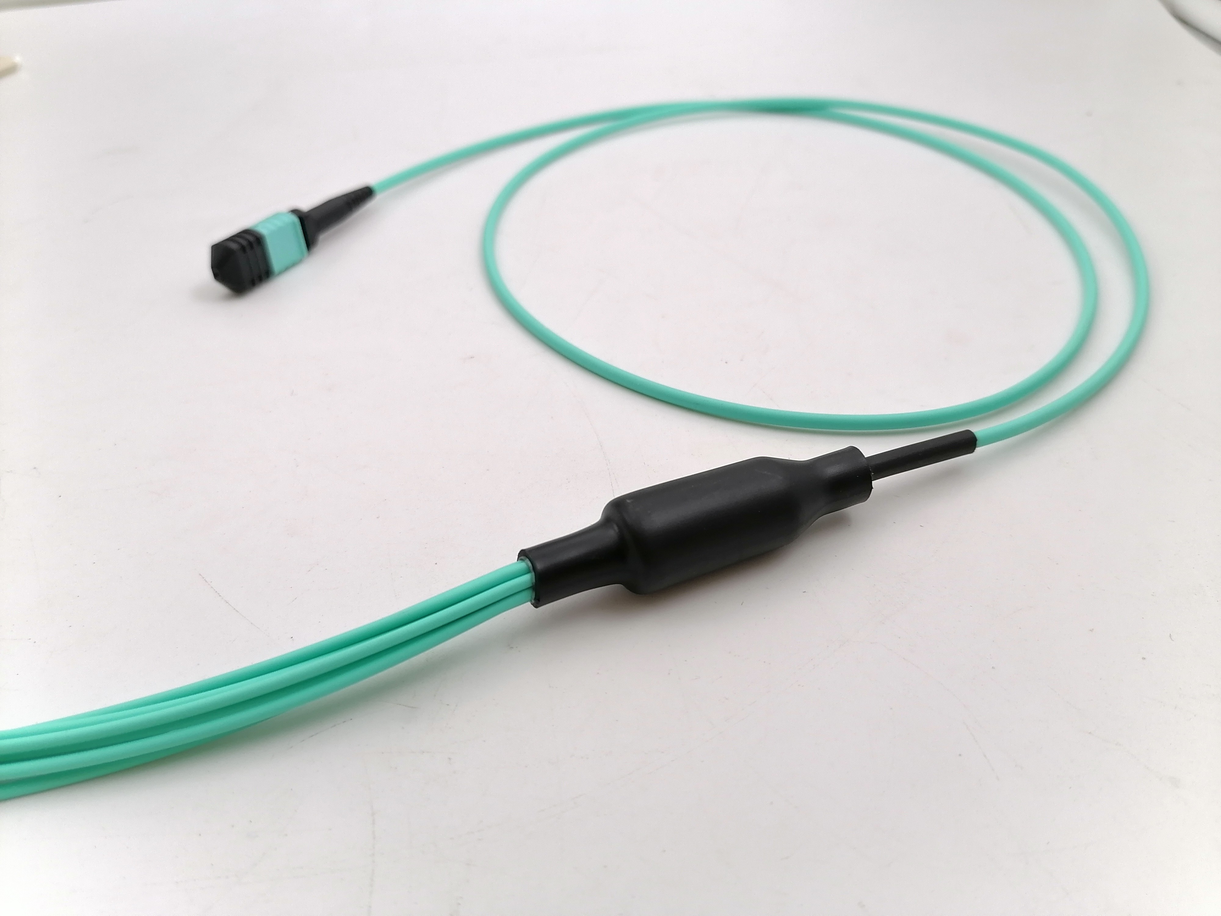 OM3 8F MPO LC Multimode Breakout Cable Type B Plenum OFNP 5m