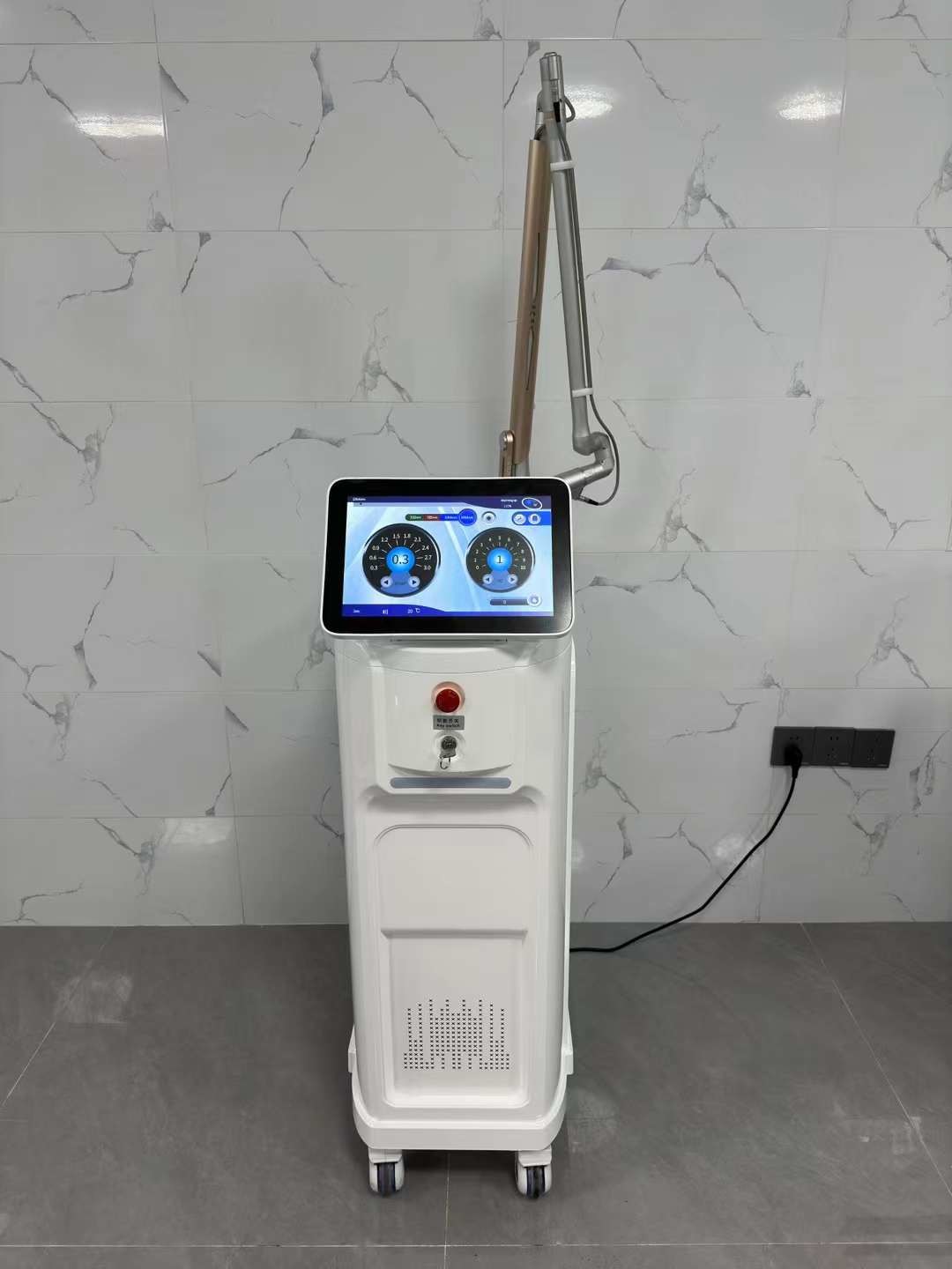 Pico Laser Machine 532nm 755nm 1064nm Picosure Tattoo Removal Machine For Beauty Salon