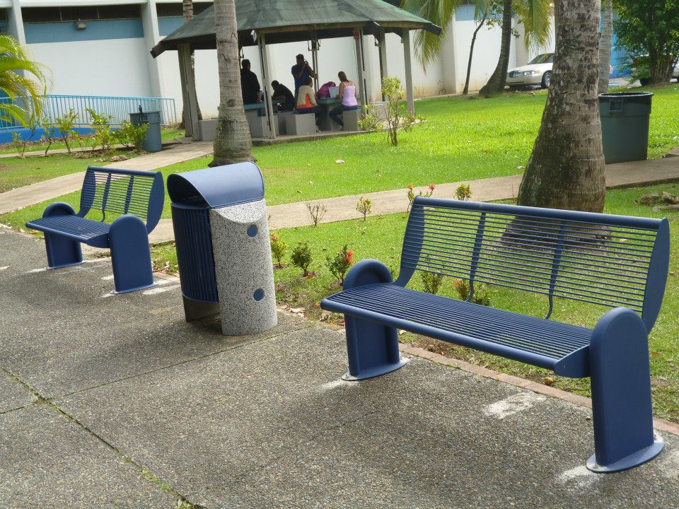 Silver Color Steel 3 Seater Metal Bench , Park Metal Curved Garden Bench With Backrest