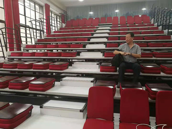 Manual Folded Chair Telescopic Bleacher Seating Retractable For Conference Hall