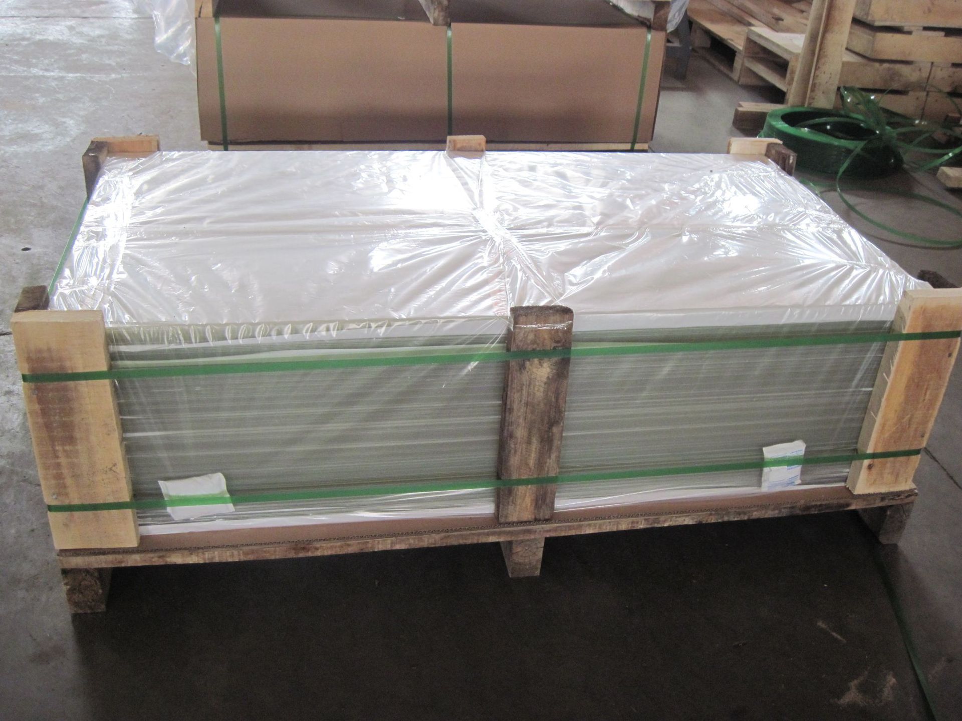 3.2mm 4mm 12mm Low Iron Glass Tempered Textured Low Iron OEM