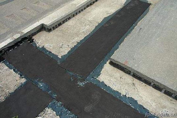 Repairing Asphalt Road Cracking with Butyl Seam Tape A Simple and Effective Solution