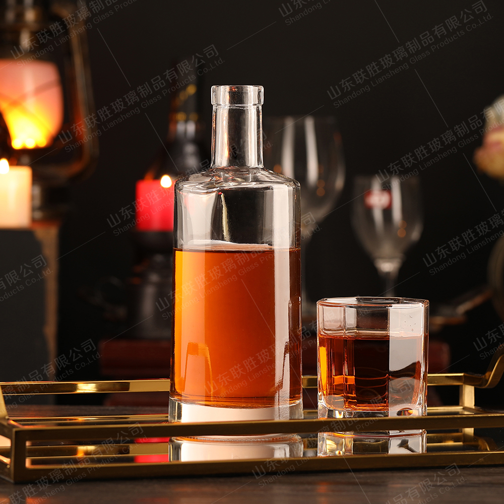Customized 750ml Flat Empty Cylindrical Bottle for Whiskey Gin Rum in Custom Size