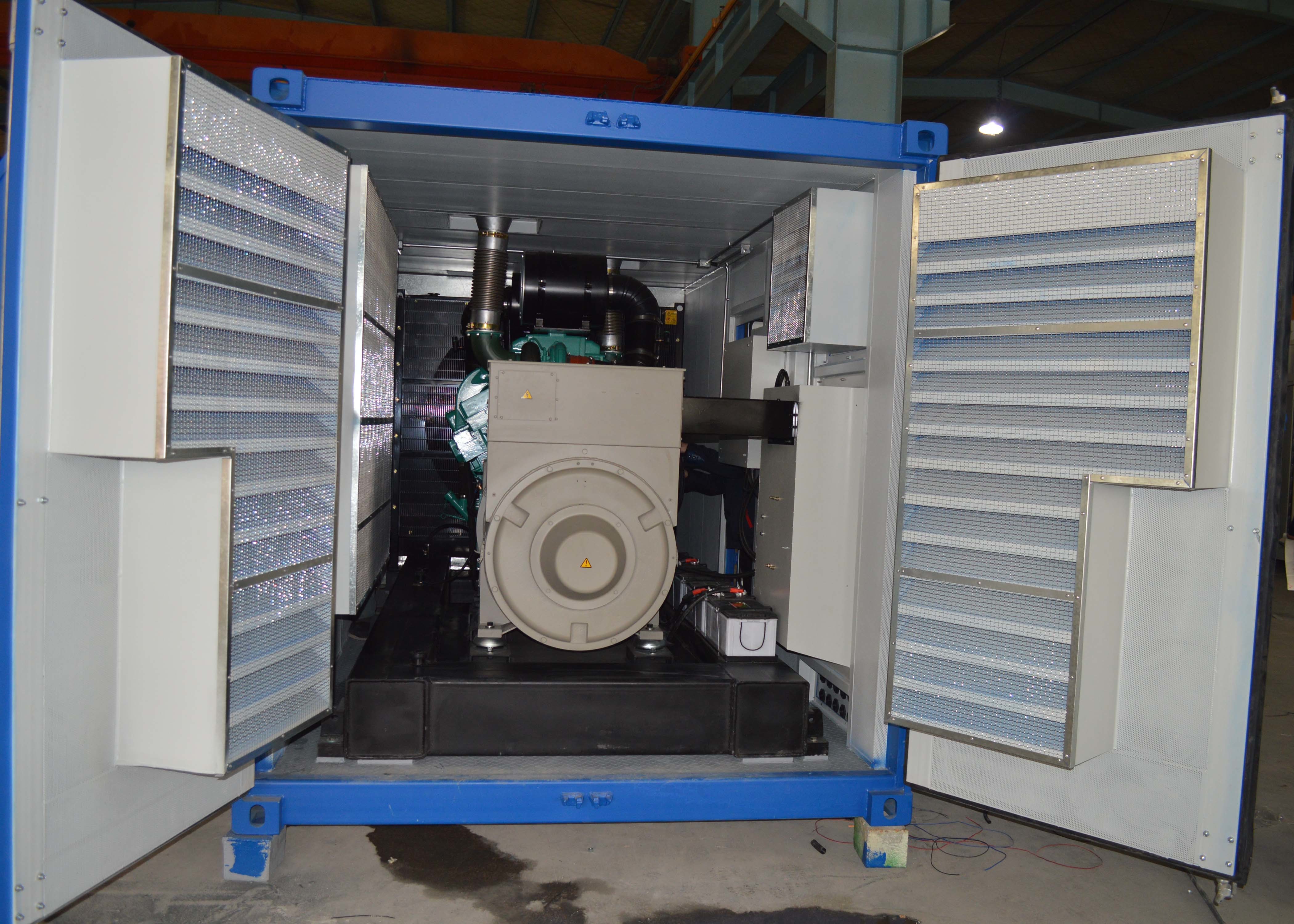 12 Cylinder Liquid Cooled Diesel Generator 1200KW 1500KVA