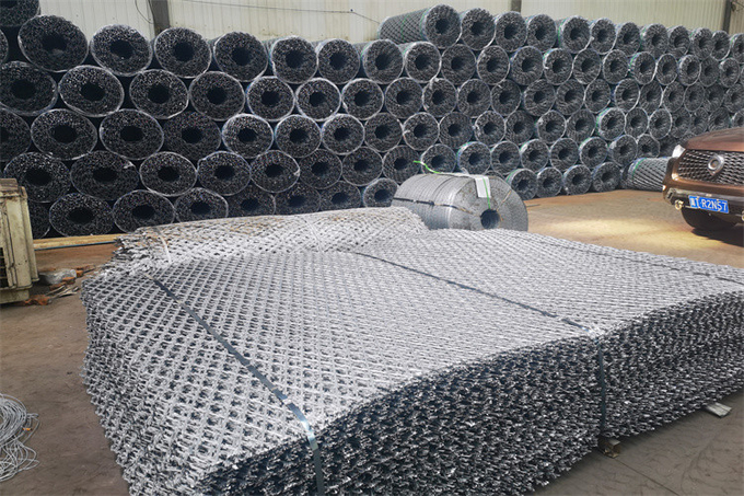 Anti Climb Razor Wire Fence Hot Dipped Gi Diamond Razor Barbed Wire Mesh
