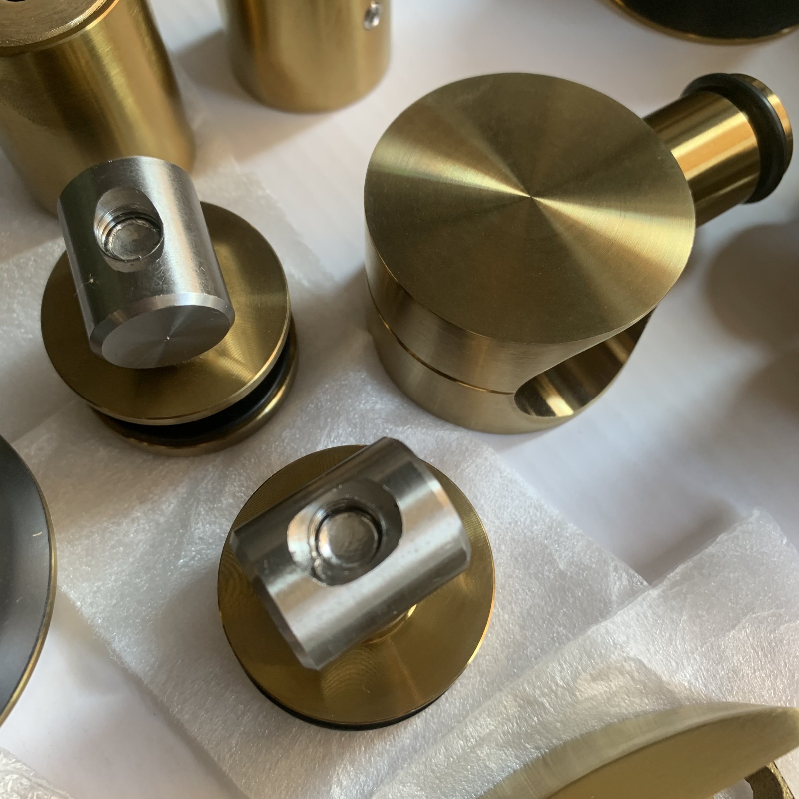 High Hardness and Durable Sliding Door Accessory for Single Glass Door in Polish Gold