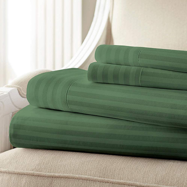 NO Filling 80gsm 100% Polyester Microfiber Embossed Bedding Sheet Set from Xinpai 133 * 60 Fabric Density