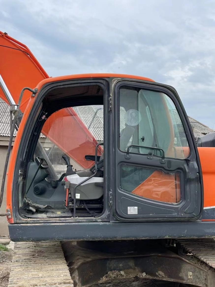 21ton Used Doosan Dx215 Excavator With Bucket Capacity 0.92m³