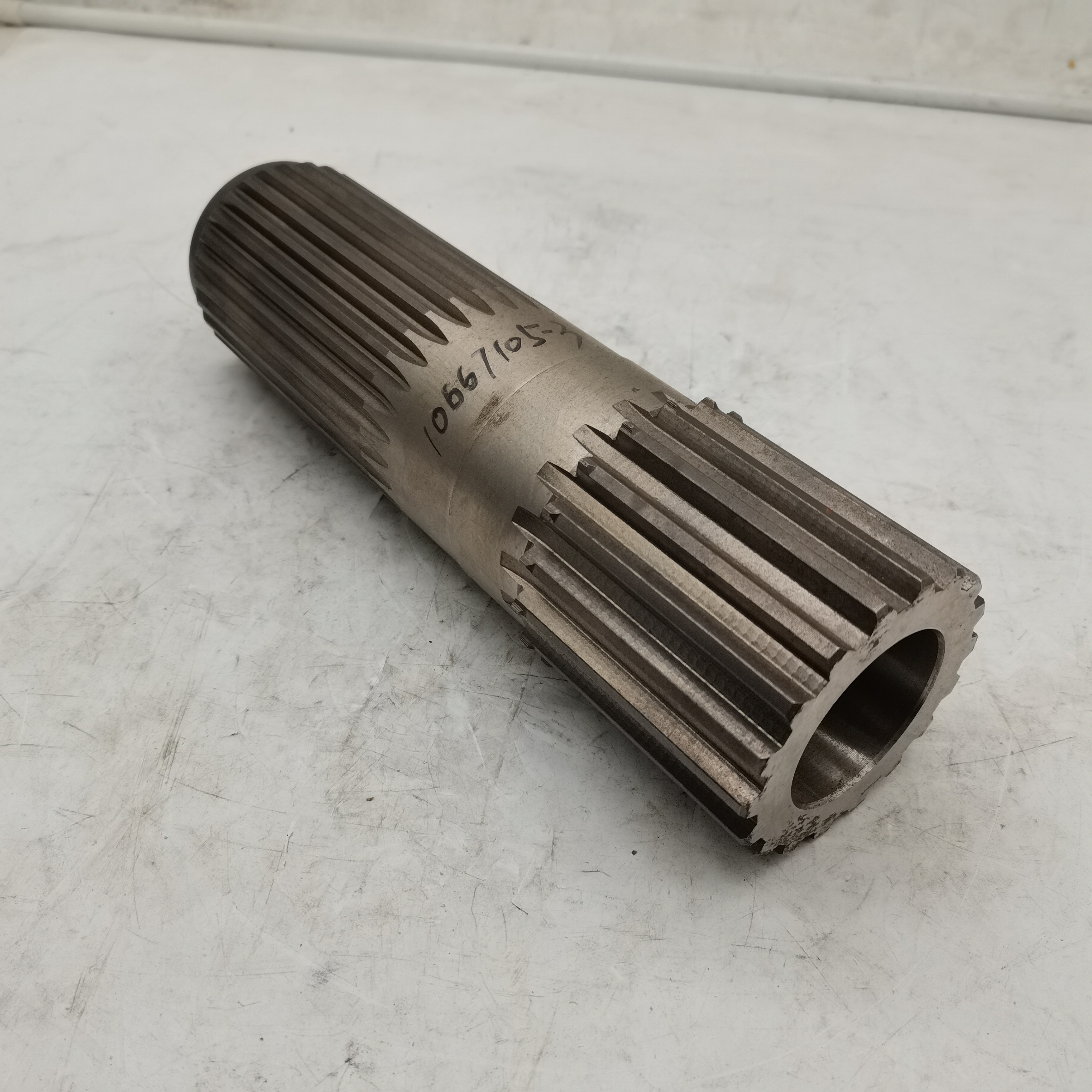 Fast gearbox auxiliary box spindle 10667105-3 for C12 original factory for foton spare parts fast gearbox parts original