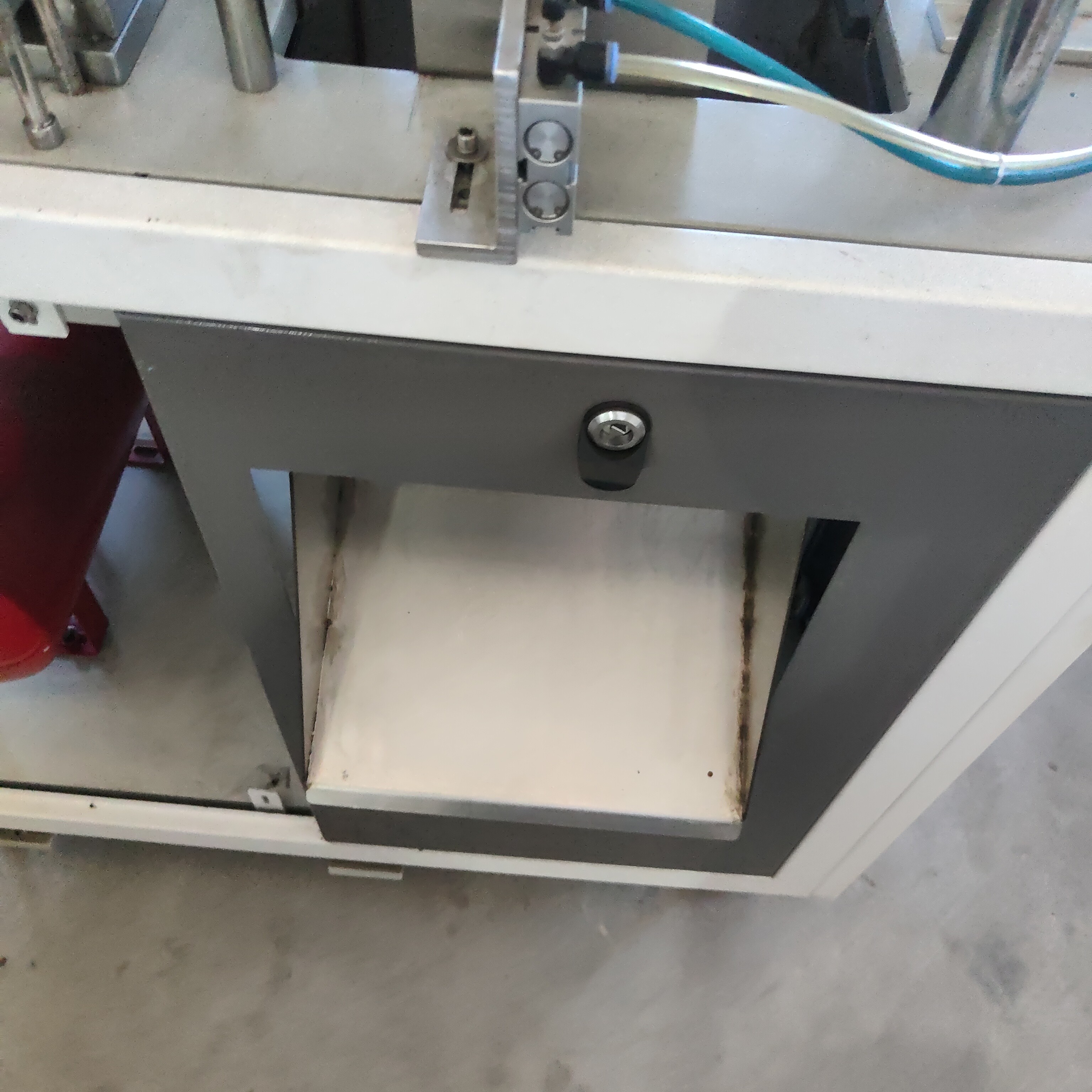 Non standard carton machine # decorative works # food carton # disposable lunch box # Hot-melt adhesive process