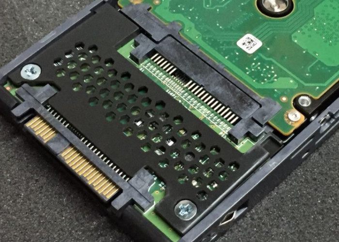 900GB 10K SAS Hitachi Hard Disk 6GB 2.5'' Size 108-00222 DS2246 X423A-R5