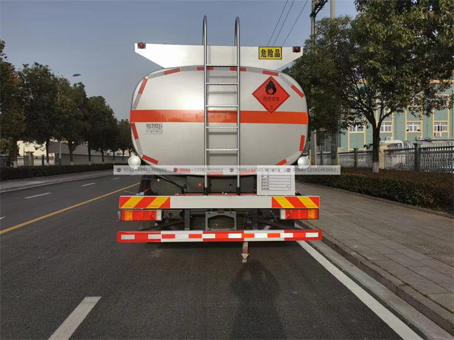 Dongfeng 4x2 12000l Fuel Tanker Truck Crude Gas Diesel Oil Tanker Middle Size Fuel tank Truck With Dispenser