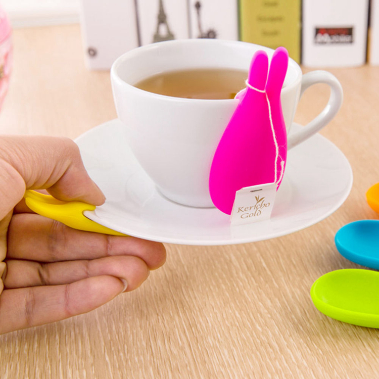 eco-friendly Silicone Cup Hanging Tool Gift Coffee Tea Spoon Holder Food Grade Silicone Rabbit Tea Bag holder