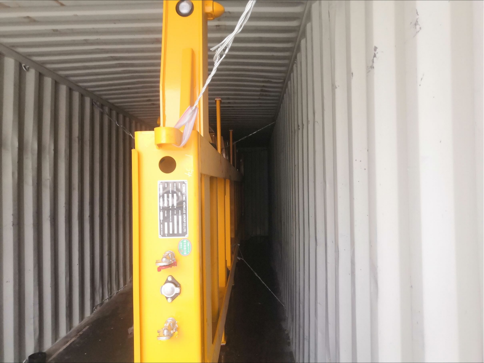 CIMC 3 axis carbon steel 20 to 30 cbms Cryogenic liquid oxygen hydrogen natural gas transport pressure vessel tank truck trailer