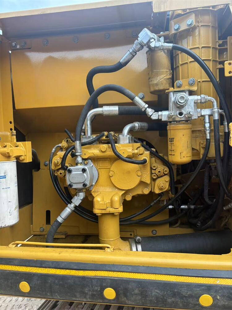Good Condition Japan Original 20 Ton Used Caterpillar Cat 320D Hydraulic Crawler Excavator