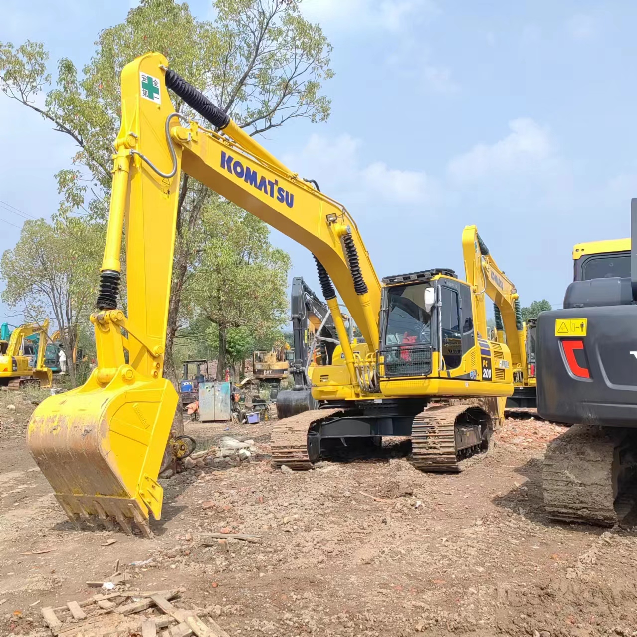 110KW Komatsu PC200 PC210 PC220 Japan Used Excavator with Original Color