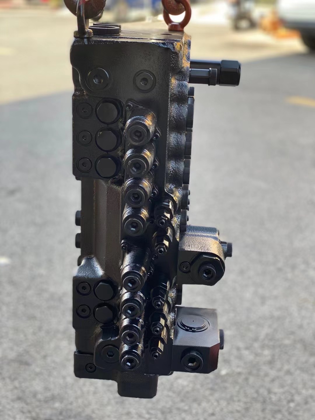 Toshiba IB18 Main Control Valve For SK75-8 Crawler Excavator